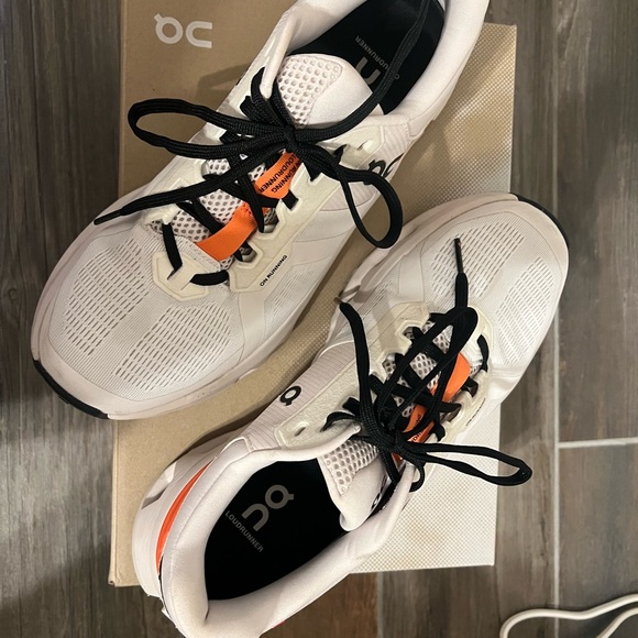 On Cloud Cloudrunner 2 - Picture 3 of 5